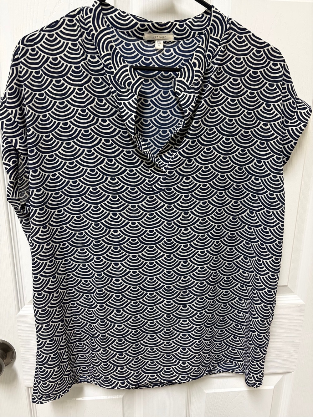 Pleione Navy & White Scallop-Print V-Neck Cap-Sleeve Top